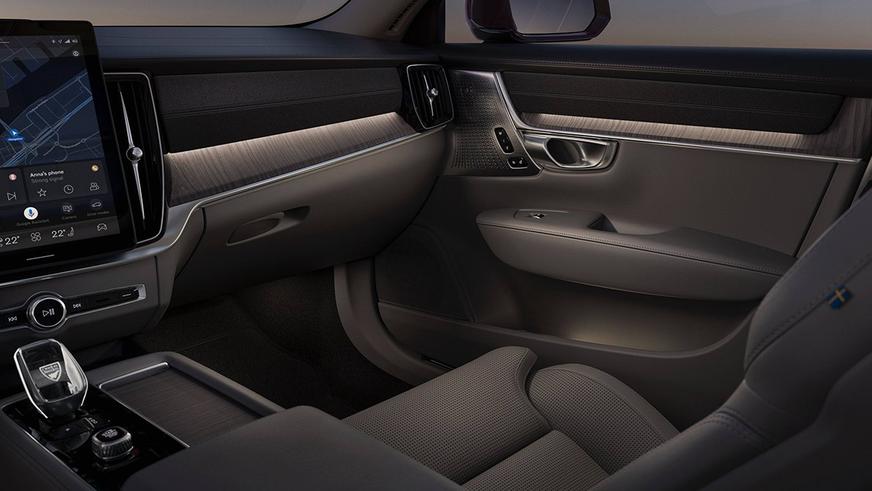 Volvo обновила седан S90 Volvo обновила седан S90