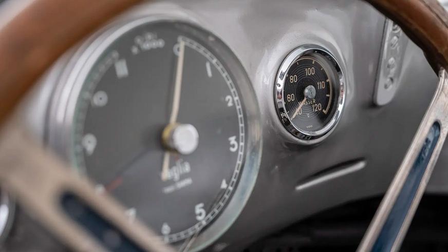 В открытой продаже впервые появился формульный Mercedes-Benz 1954 года