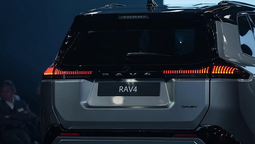 Toyota представила новый RAV4