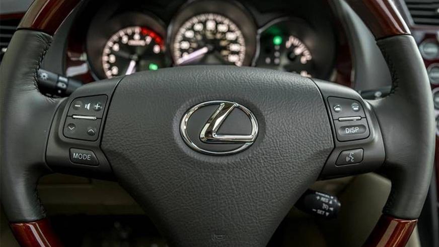 В США выставили на продажу 15-летний Lexus GS почти без пробега