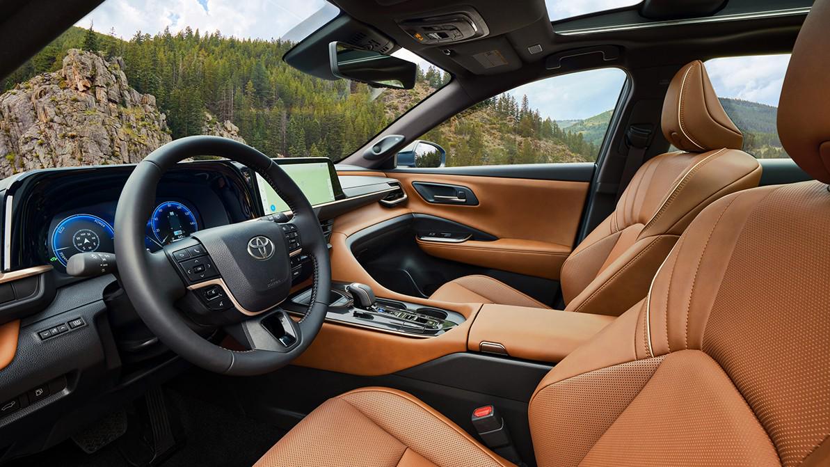 Семейство Toyota Crown пополнилось кроссовером Signia