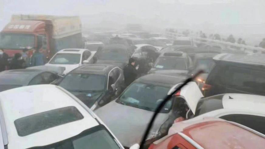 Около двухсот машин столкнулись в&nbsp;Китае из-за тумана
