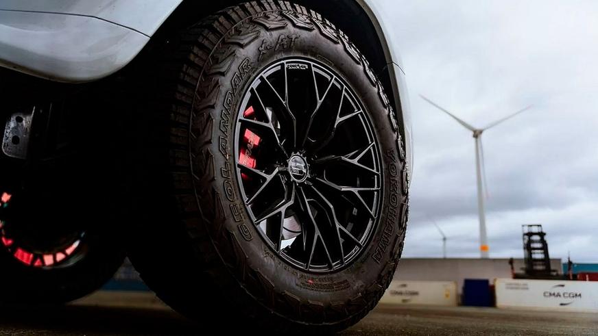 Stradale Modena GTX – тюнинг Jeep по-итальянски