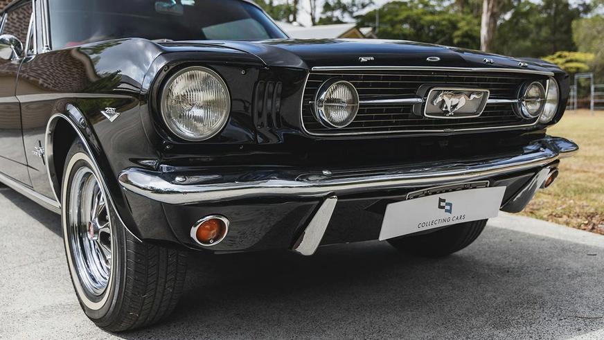 Лимузин Mustang с правым рулём пустили с молотка
