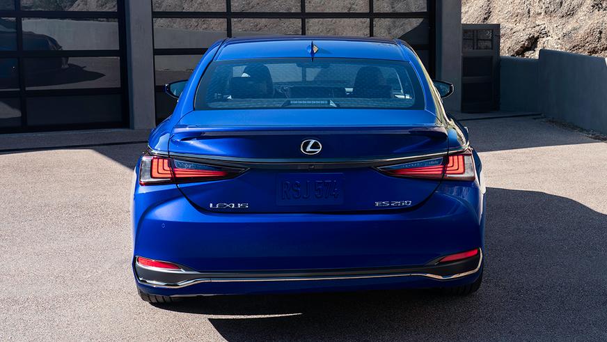 Обновлённый Lexus ES тоже получил вариатор