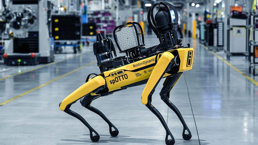 Робособака следит за работой конвейеров BMW