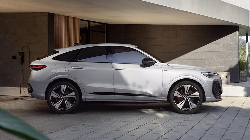 Кроссоверы Audi Q5 стали подзаряжаемыми гибридами
