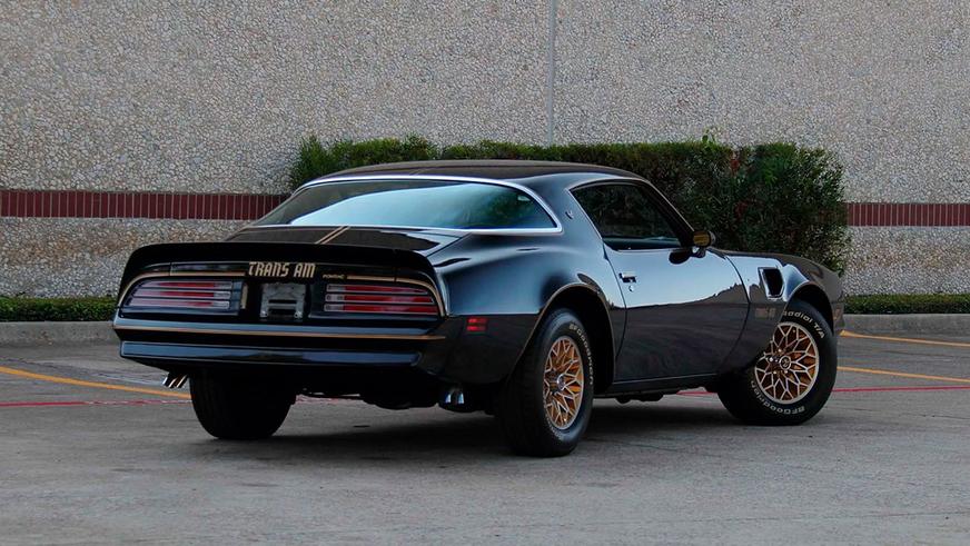 Фото дня: несколько автомобилей разбили прямо на аукционе Mecum