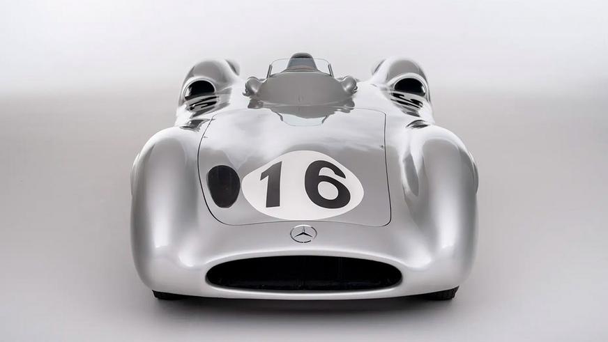 В открытой продаже впервые появился формульный Mercedes-Benz 1954 года