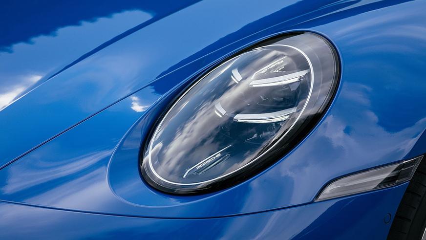 Porsche 911 обновился и впервые стал гибридом