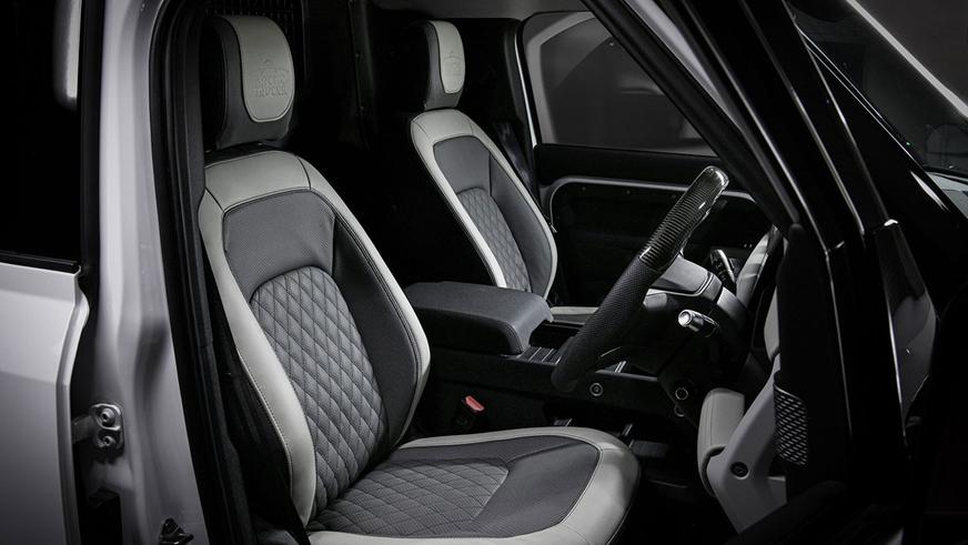 В Arctic Trucks слегка обновили Defender AT35