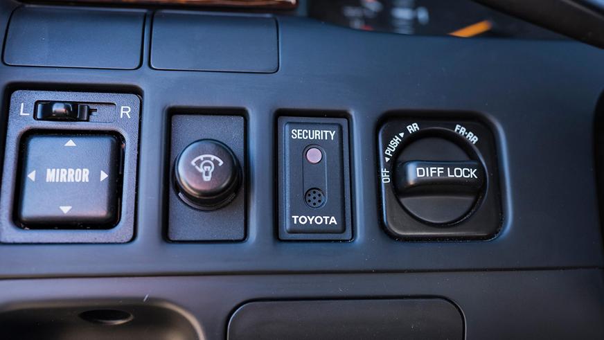 В США продают Toyota Land Cruiser 80 по цене «трёхсотки»