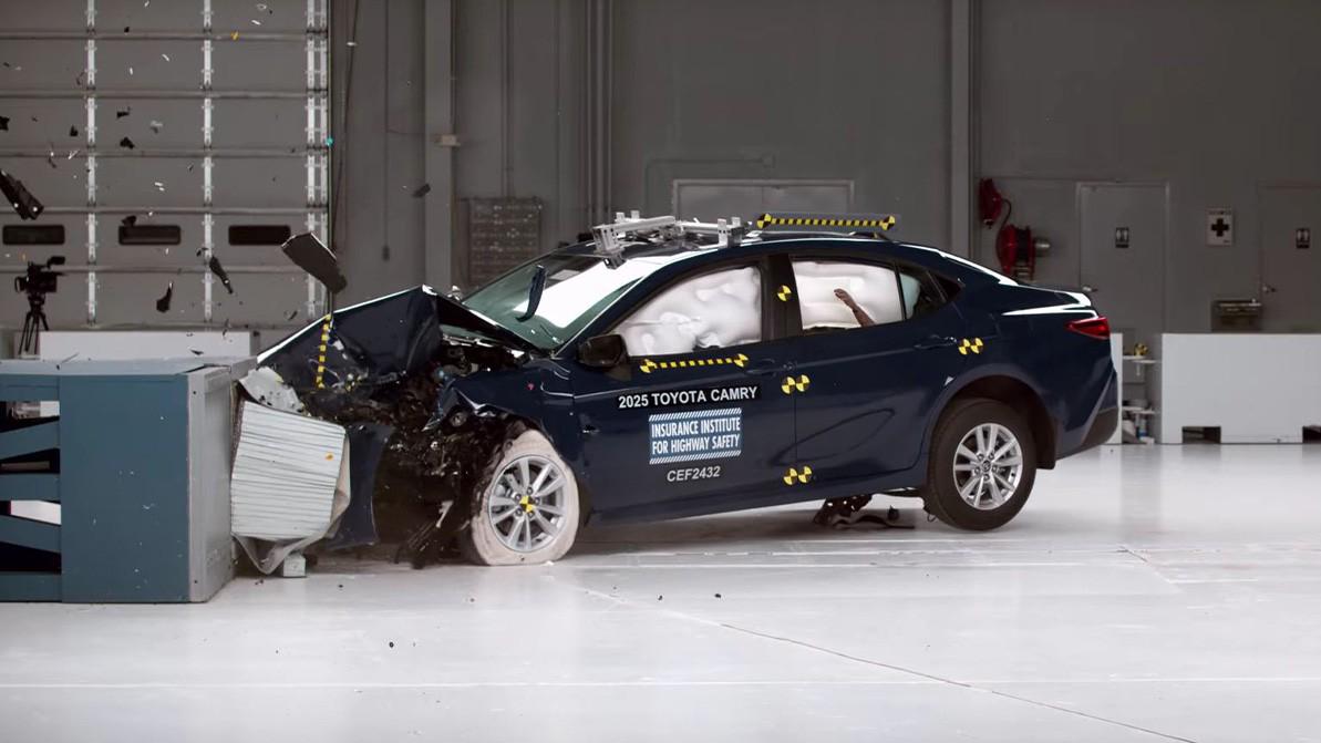 Жаңа Toyota Camry қауіпсіз&nbsp;бе?