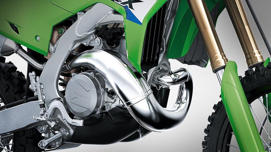 Kawasaki представила 2-тактные мотоциклы KX327 и KX327X