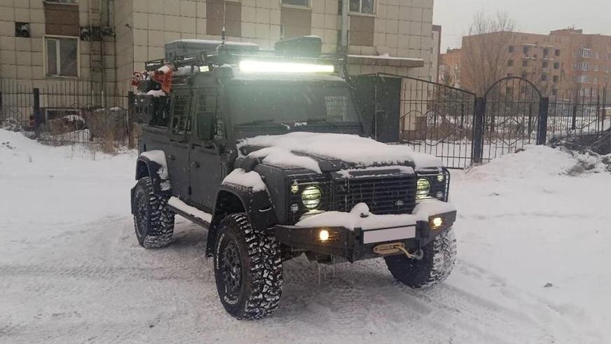 Land Rover Defender 2013 года выпуска