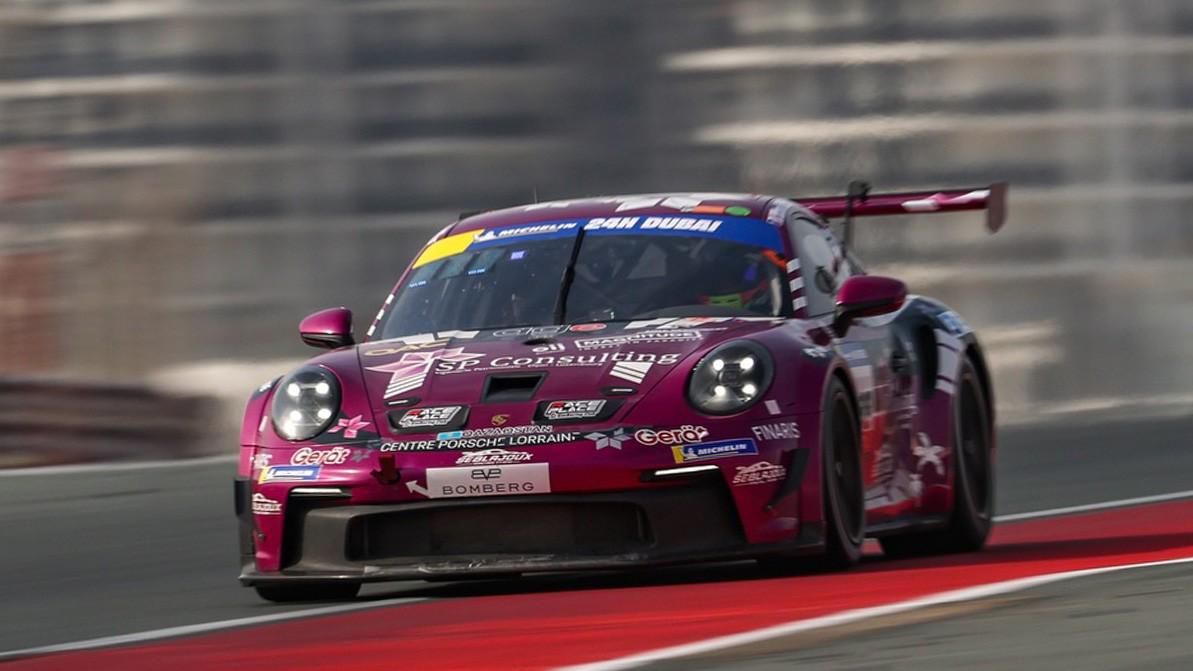 Александр Артемьев и экипаж взяли серебро на гонке в Дубае