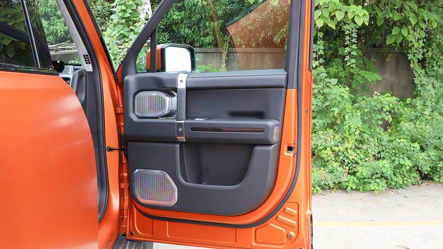 Новый Jetour стал первым автомобилем, форсировавшим реку Янцзы