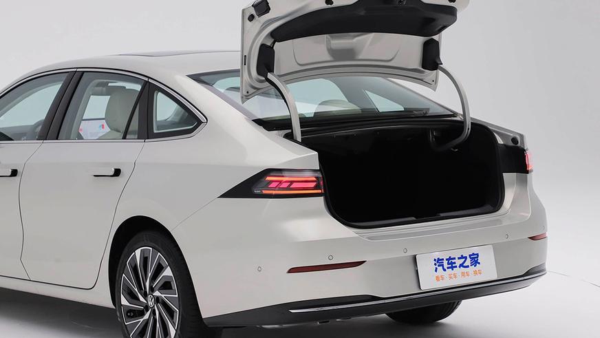 Китайский седан Volkswagen Sagitar сменил поколение