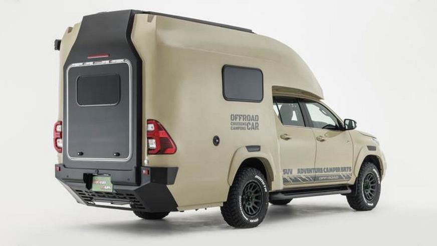 Пикап Toyota Hilux превратили в автодом
