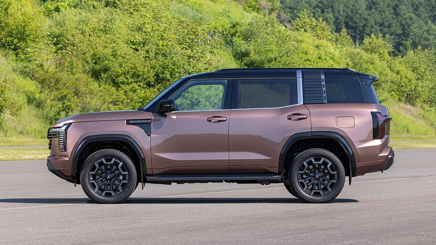 Новый Pajero уже отбивает клиентов у LC Prado