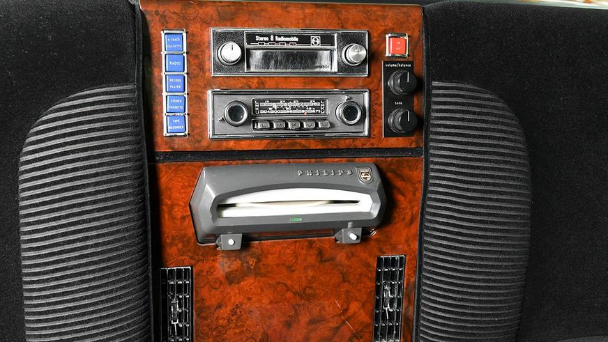 В продаже появился Mercedes-Benz Pullman, собранный для Джона Леннона