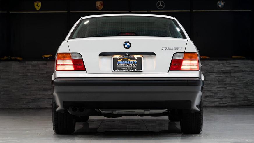 В США нашли почти новую BMW 325i в кузове E36 В США нашли почти новую BMW 325i в кузове E36