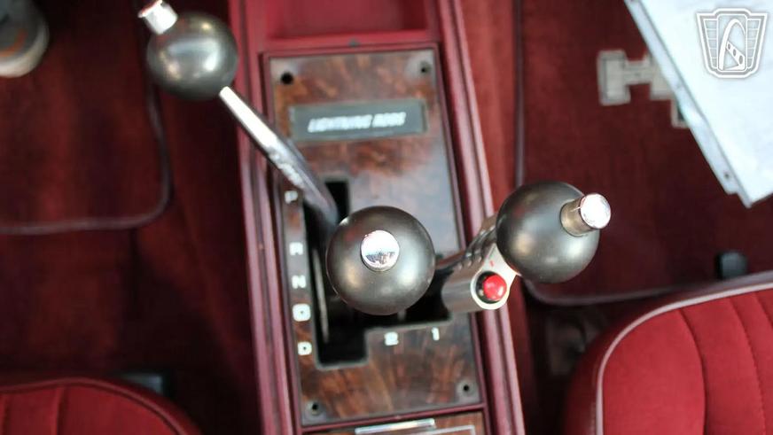 Фото дня: Oldsmobile с тремя рычагами КПП