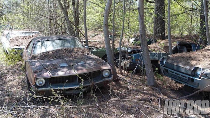 abandoned-dealership-6