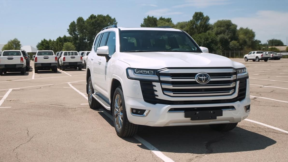 Стало известно, почему Toyota запретила перепродажу TLC 300 в Японии