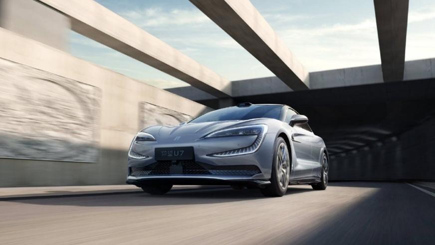 В Китае начались продажи 1305-сильного суперседана Yangwang U7