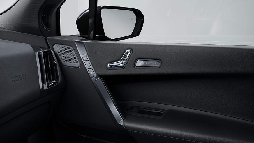 Электрический BMW iX стал дальнобойнее и быстрее