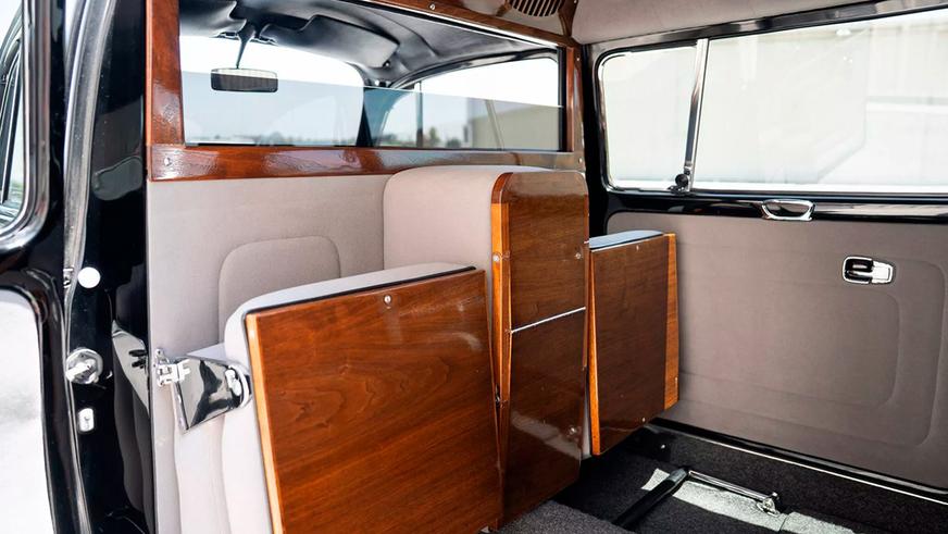 Лимузин VW Beetle по прозвищу Rollswagen пустят с молотка