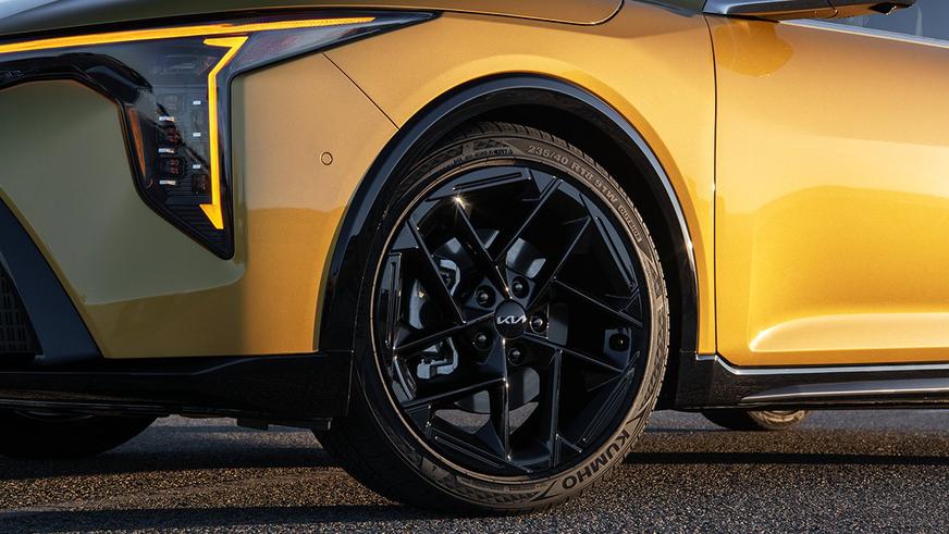 Kia K4 стал просторным хетчбэком