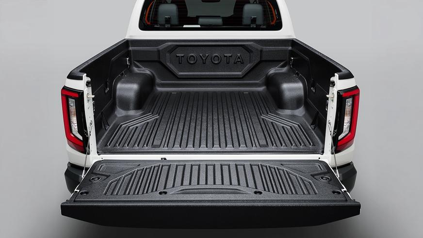 Новый Toyota Hilux в Японии оценили в 15 млн тенге