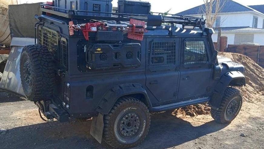 Land Rover Defender 2013 года выпуска
