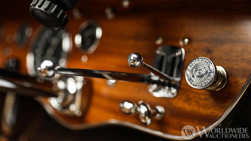 Этот Bugatti пережил всех владельцев и не намерен останавливаться