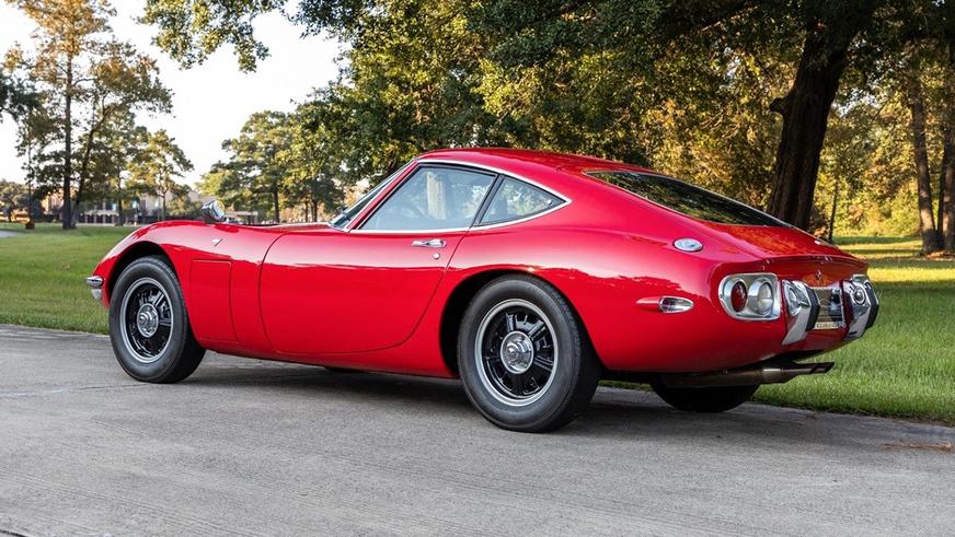 Toyota 2000GT с мизерным пробегом оценили в $1.15 млн