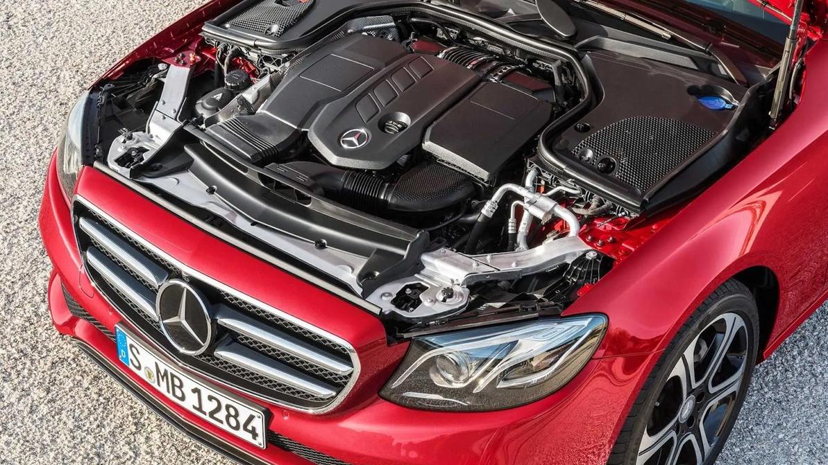 Mercedes-Benz снова обвиняют в занижении выбросов