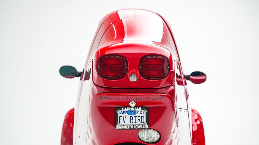 Крохотный и очень редкий электрокар ушёл с молотка