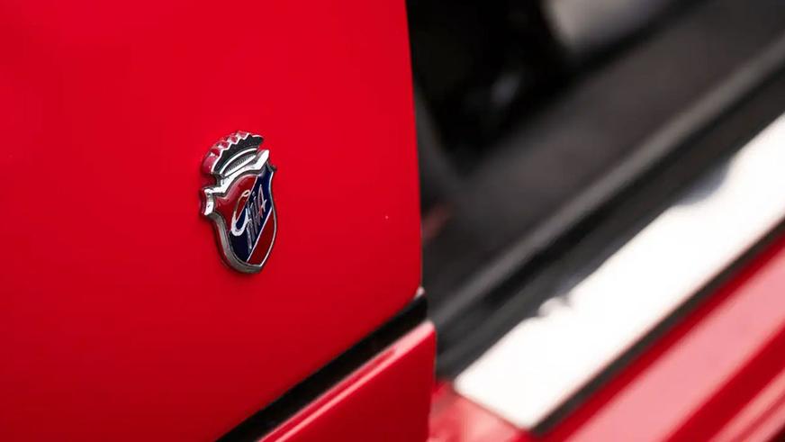 Пожилой Ford оценили дороже нового Porsche. Это очень редкий RS200