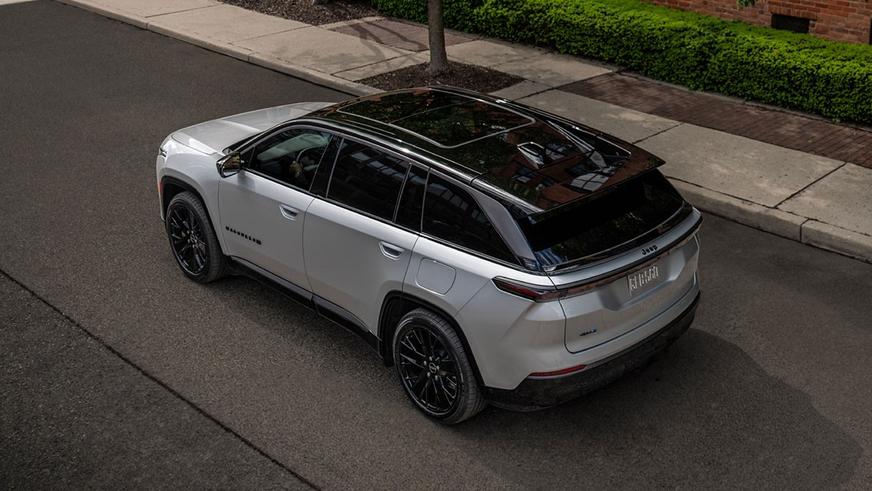 Представлен самый быстрый серийный Jeep. Это электрокар