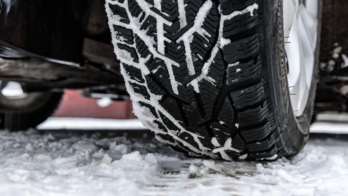 Алматыдағы жүргізушілер шина ауыстырғаны жөн