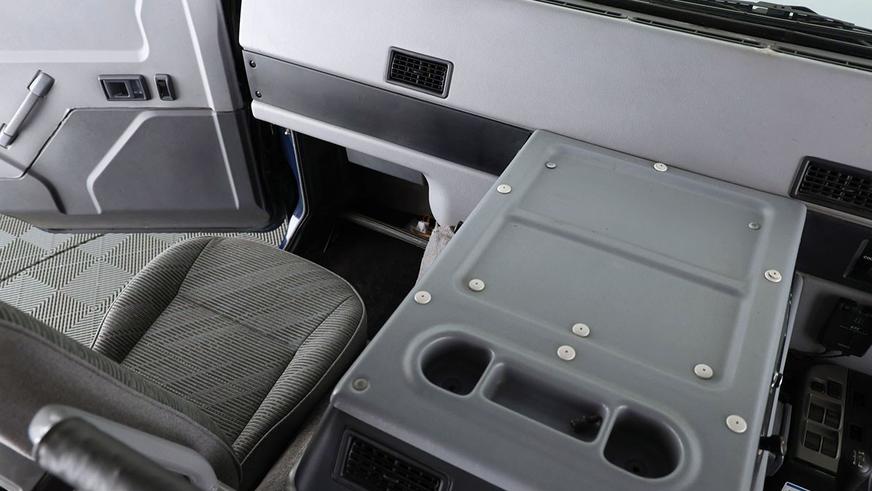 Редчайший Toyota Mega Cruiser не вызвал ажиотажа на аукционе