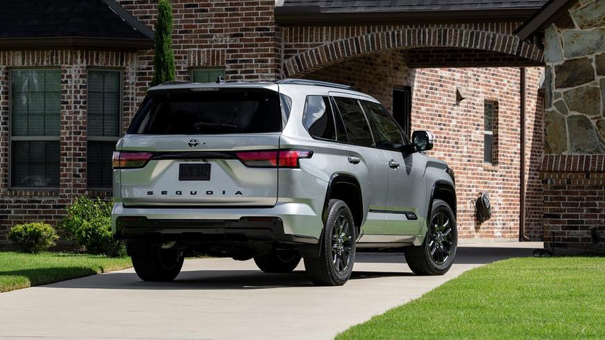 Названы цены на новую Toyota Sequoia