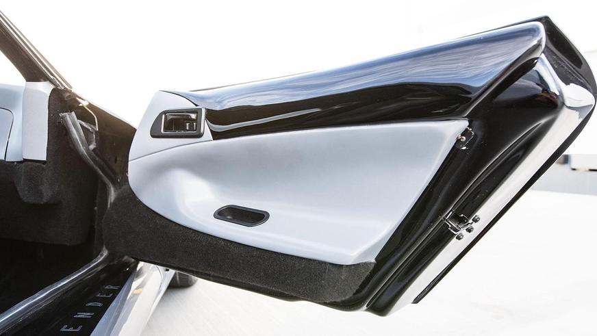 Киномодификацию Dodge Viper под названием Defender выставили на торги