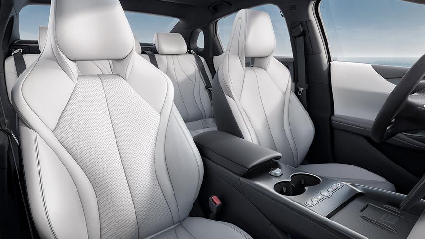 BYD запустила в КНР продажи недорогого электрокара Seal 06