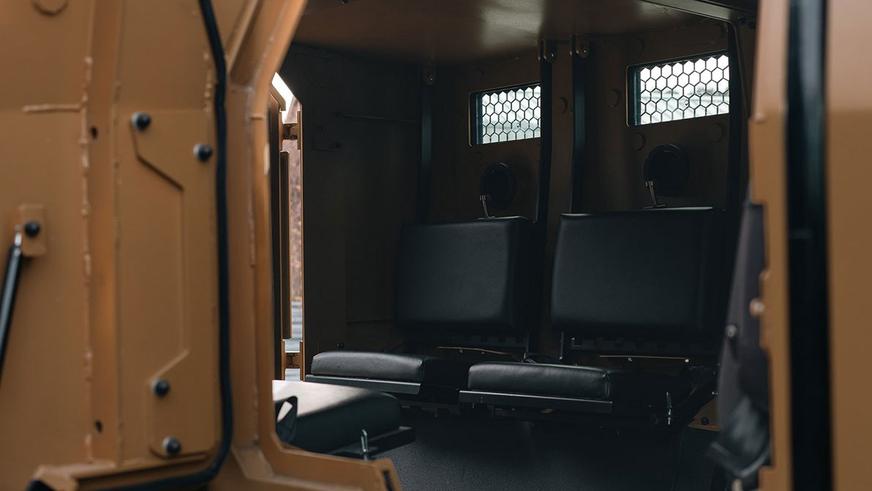 Пикап Ford стал военным броневиком для гражданских