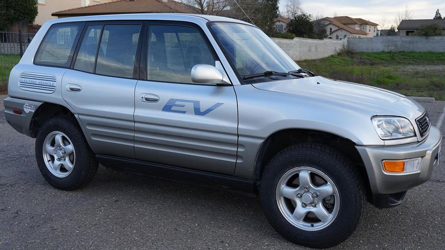 Электрический RAV4 до сих пор встречается в продаже