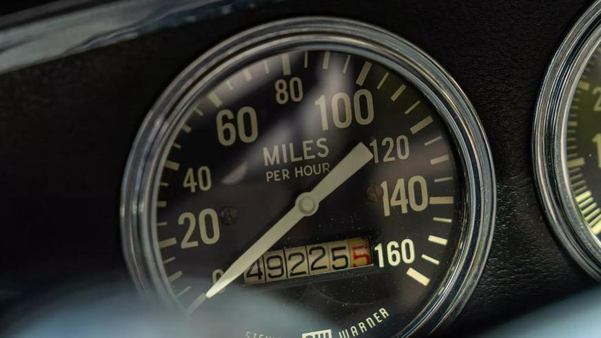 Уникальный Chrysler с необычным дизайном выставят на торги