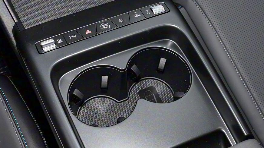 BYD улучшил гибридный седан Qin L. Известны цены